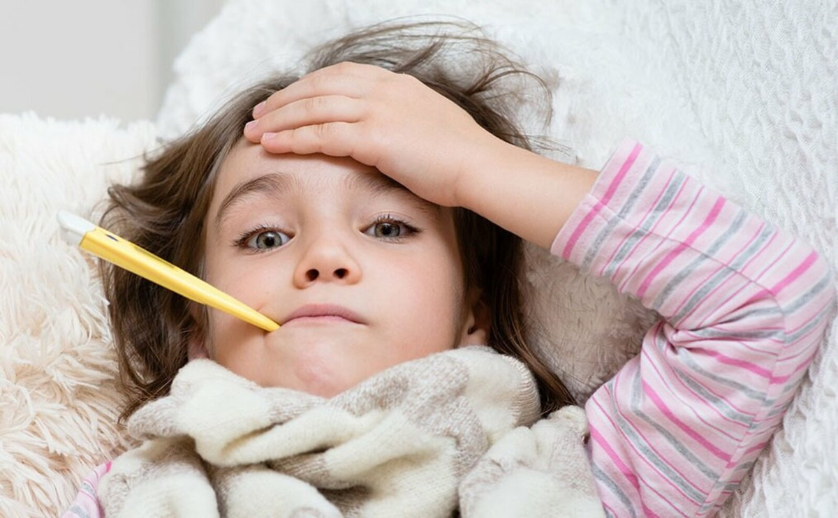 Почему ребенок часто болеет простудными. ОРВИ У детей. Ребенок болеет. Простуда у ребенка. Простудные заболевания у детей.