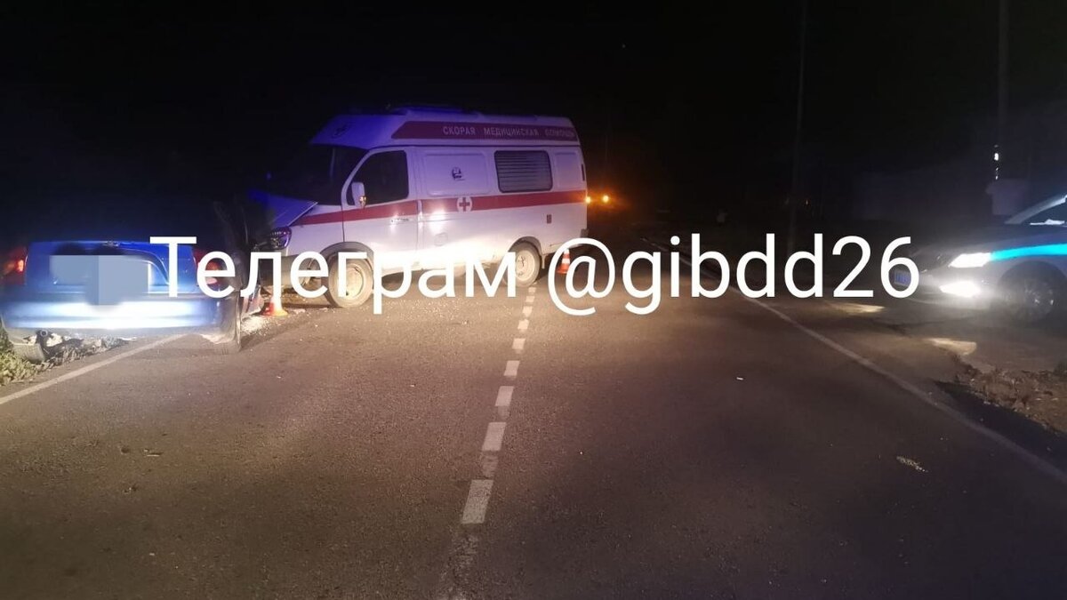     Авария произошла вечером 5 августа в Благодарненском округе. Водитель легковушки выехал на встречку и врезался в машину скорой помощи, сообщили в УГИБДД Ставрополья.