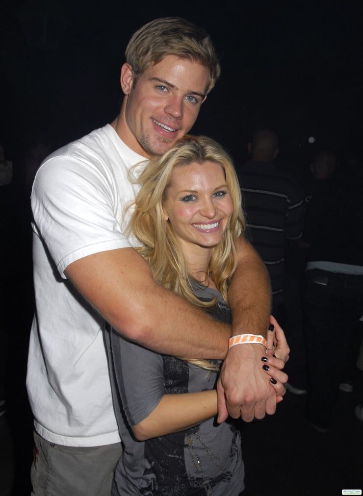 Актер Тревор Донован и актриса Соня Рокуэлл 