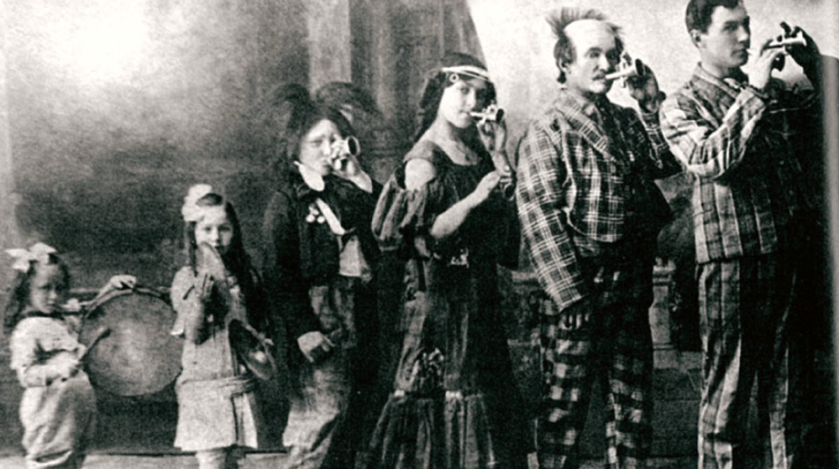 Семья цирковой династии Жеймо (Янина слева), 1912г., Фото: udmkrai.unatlib.ru
