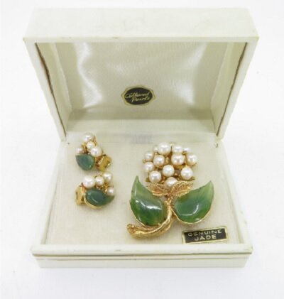 Комплект украшений от Swoboda c нефритом и природным жемчугом