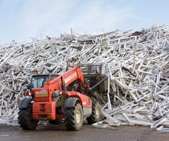 Пластиковые окна на свалке