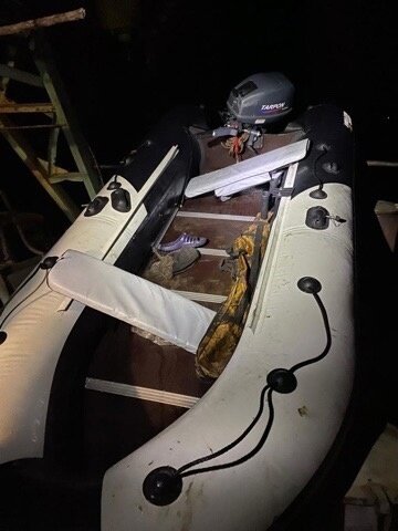    В Югре перевернулась лодка с рыбаками, один пропал