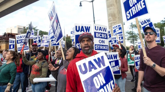    Обама поддержал бастующих в США сотрудников автопрома Андрей Бурков