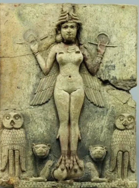 Богиня Иштар со львами, из интернета.