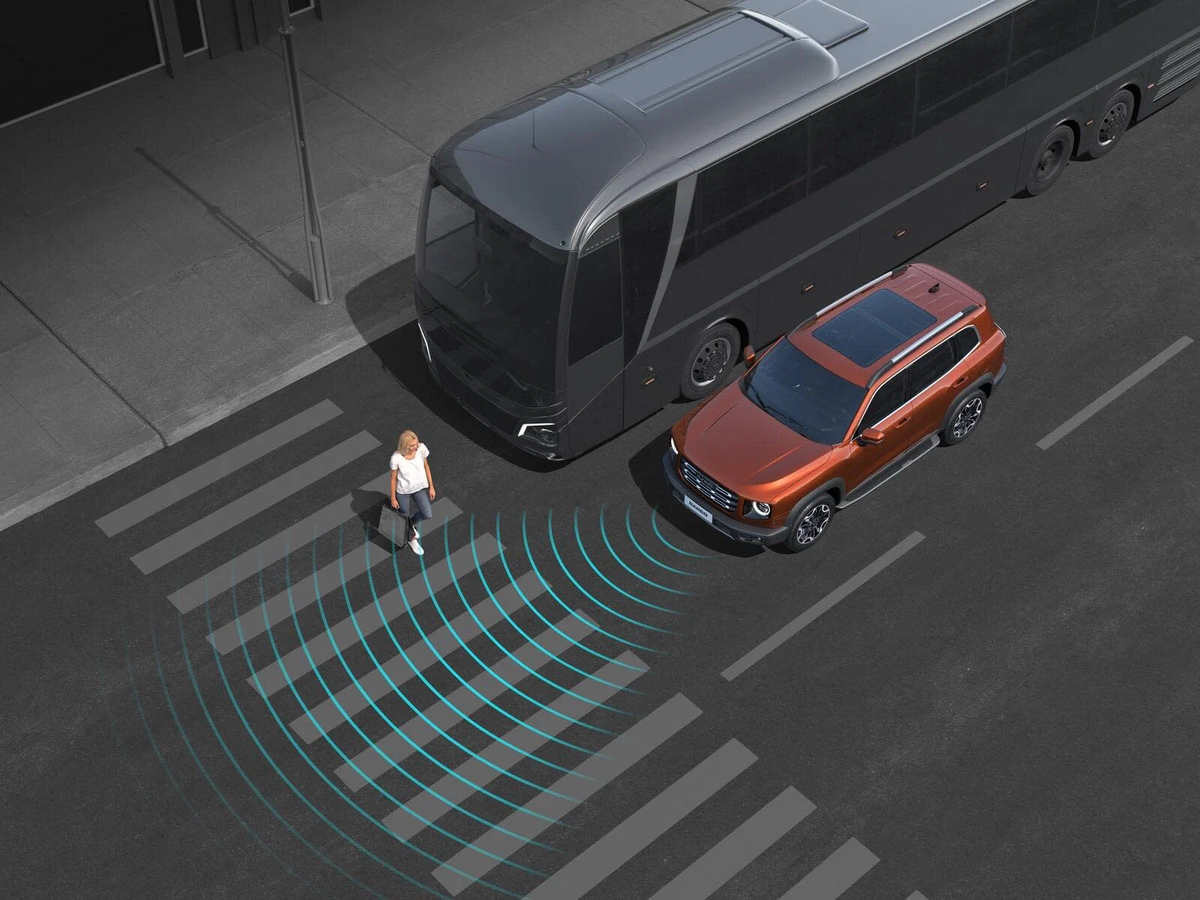 Автоматическая система торможения с функцией распознавания пешеходов поможет избежать столкновения с другими транспортными средствами и пешеходами, предупреждая о возможном столкновении