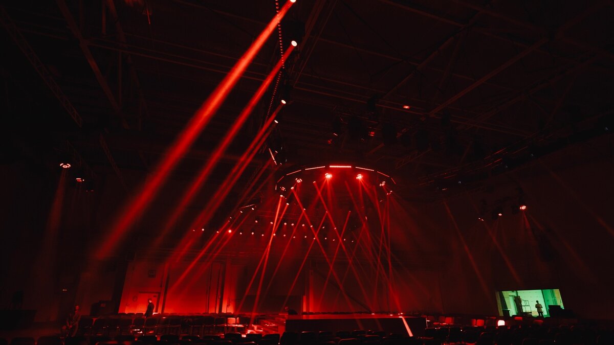     Альфа-Банк 29 июня провел в Красноярске конференцию для предпринимателей. Их познакомили с топ-менеджерами банка и звездными спикерами.