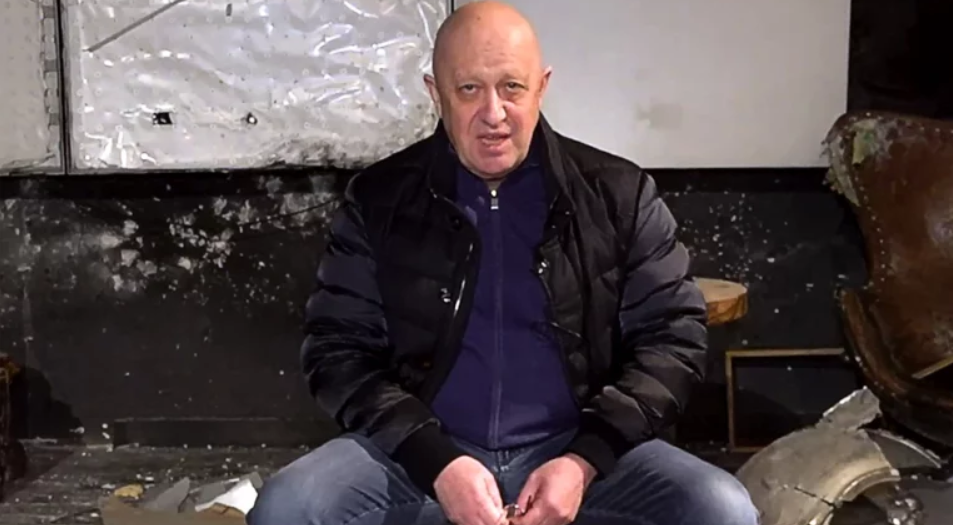 Путин зловещий. Евгений пригожин. Пригожин фото 2022. Путин рука перед ним. Евгений викторович пригожин.