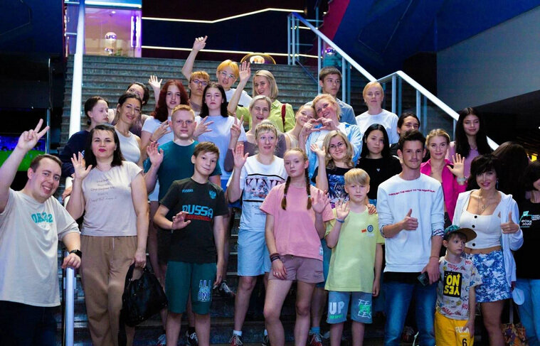    По словам Текслер, ее подопечный Артемий покидает этим летом учреждение и отправляется во взрослую жизнь