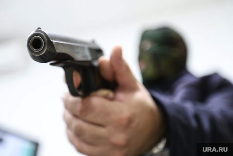    Елену Милашину избивали в Чечне около 15 вооруженных мужчин на обочине, пишет Baza