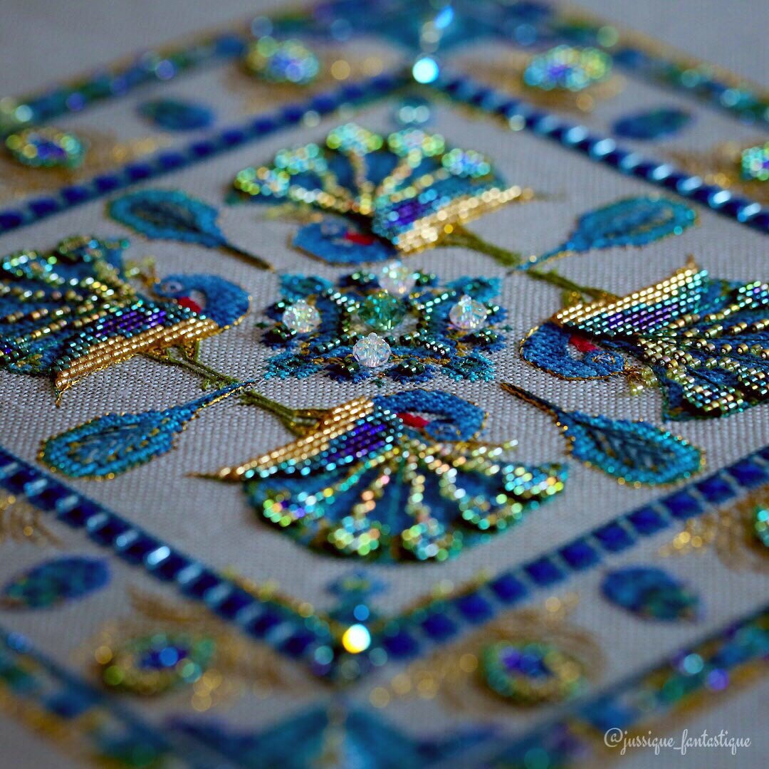 Online Design 128 “Small Beaded Peacock Tile”