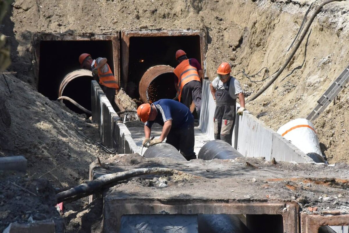 Уличные работы водопровода и теплоцентрали