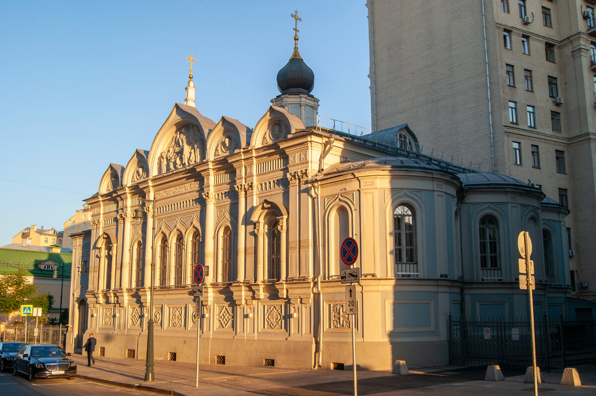 храм успения богородицы в успенском переулке. москва церковь успения на успенском вражке. храм успения пресвятой богородицы на успенском вражке. газетный переулок москва. церковь успения пресвятой богородицы на успенском вражке, москва.