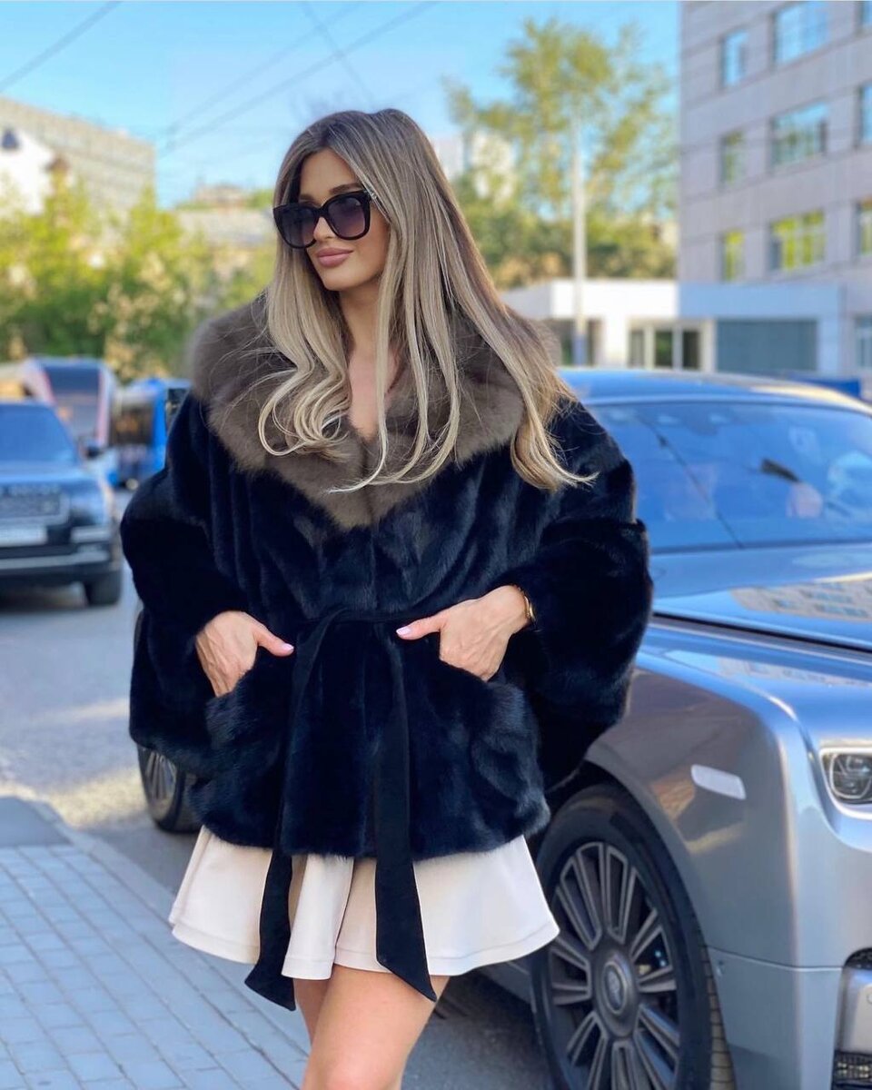 Норковая шуба с английским воротом из куницы 