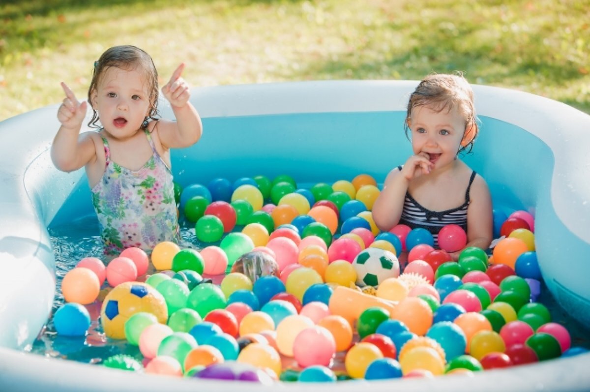    В Тюмени вырос спрос на надувные бассейны и детские горки