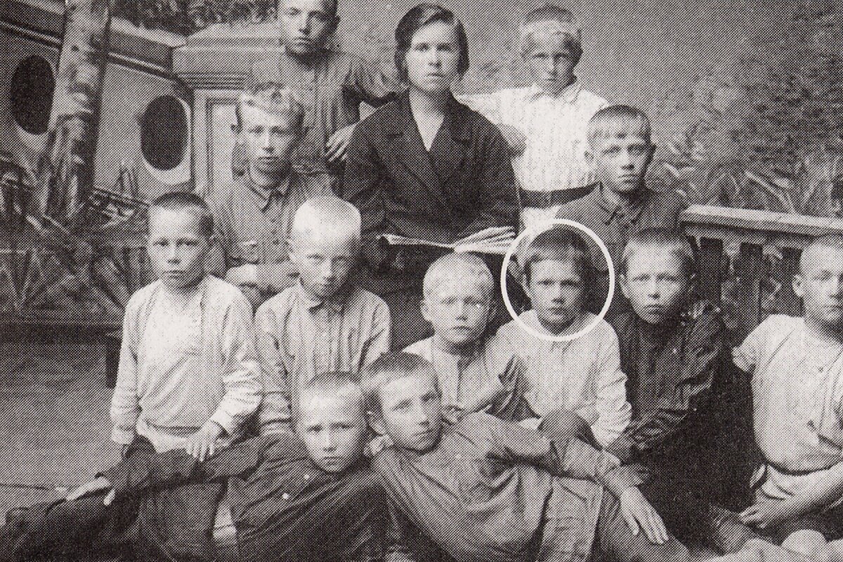 М. И. Пуговкин в 3-м классе