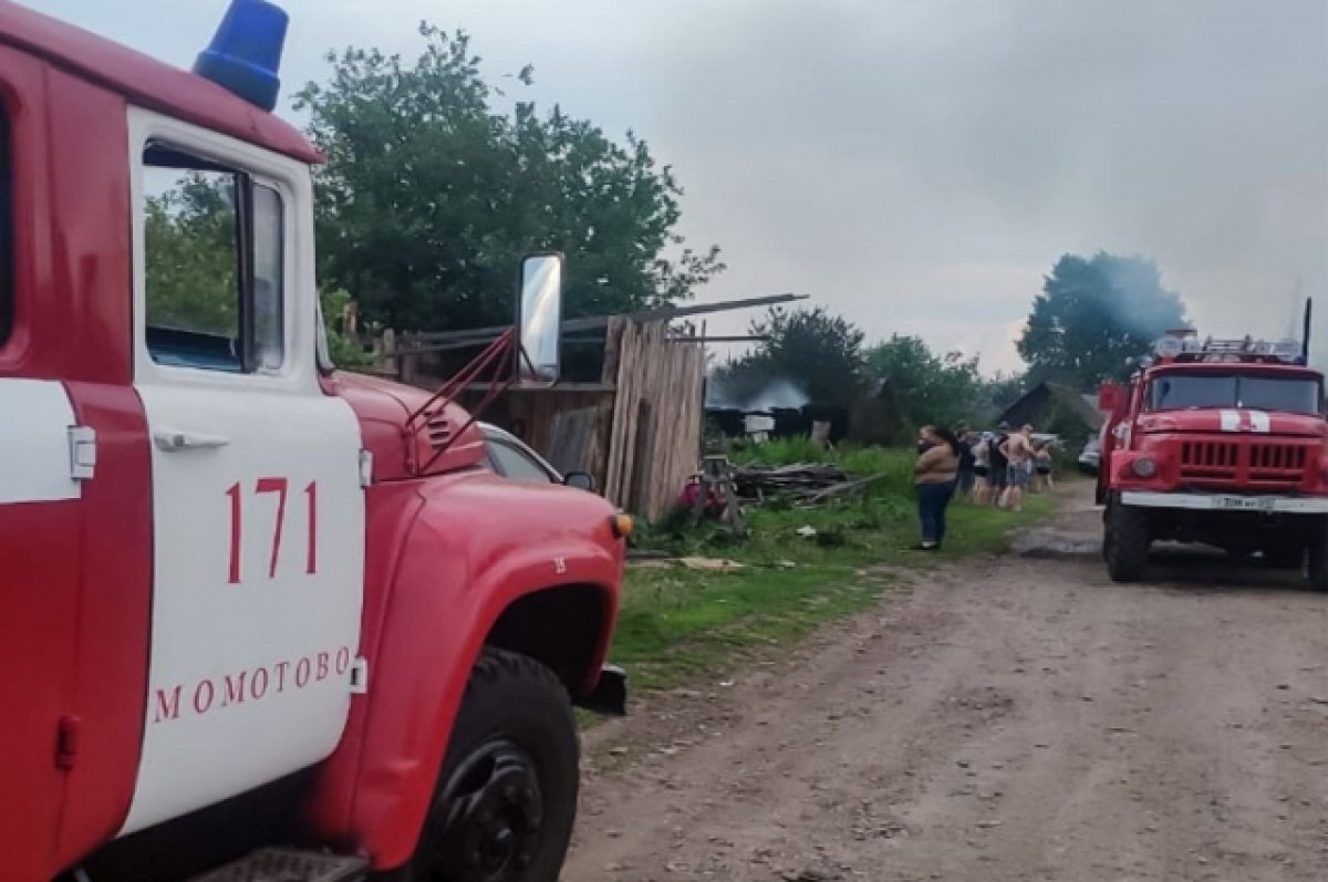    Пожарные 7 часов тушили крупный пожар.