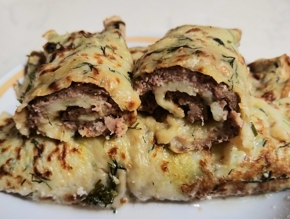 Всем привет! Сегодня хочу поделиться рецептом блинчиков из кабачков с фаршем, приготовленных в духовке. Они готовятся очень просто, а получаются очень вкусными и ароматными! Итак, Вам понадобится: