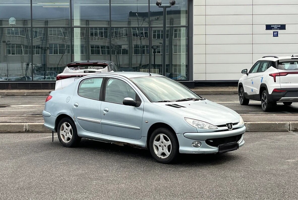 Пежо 206 Седан.