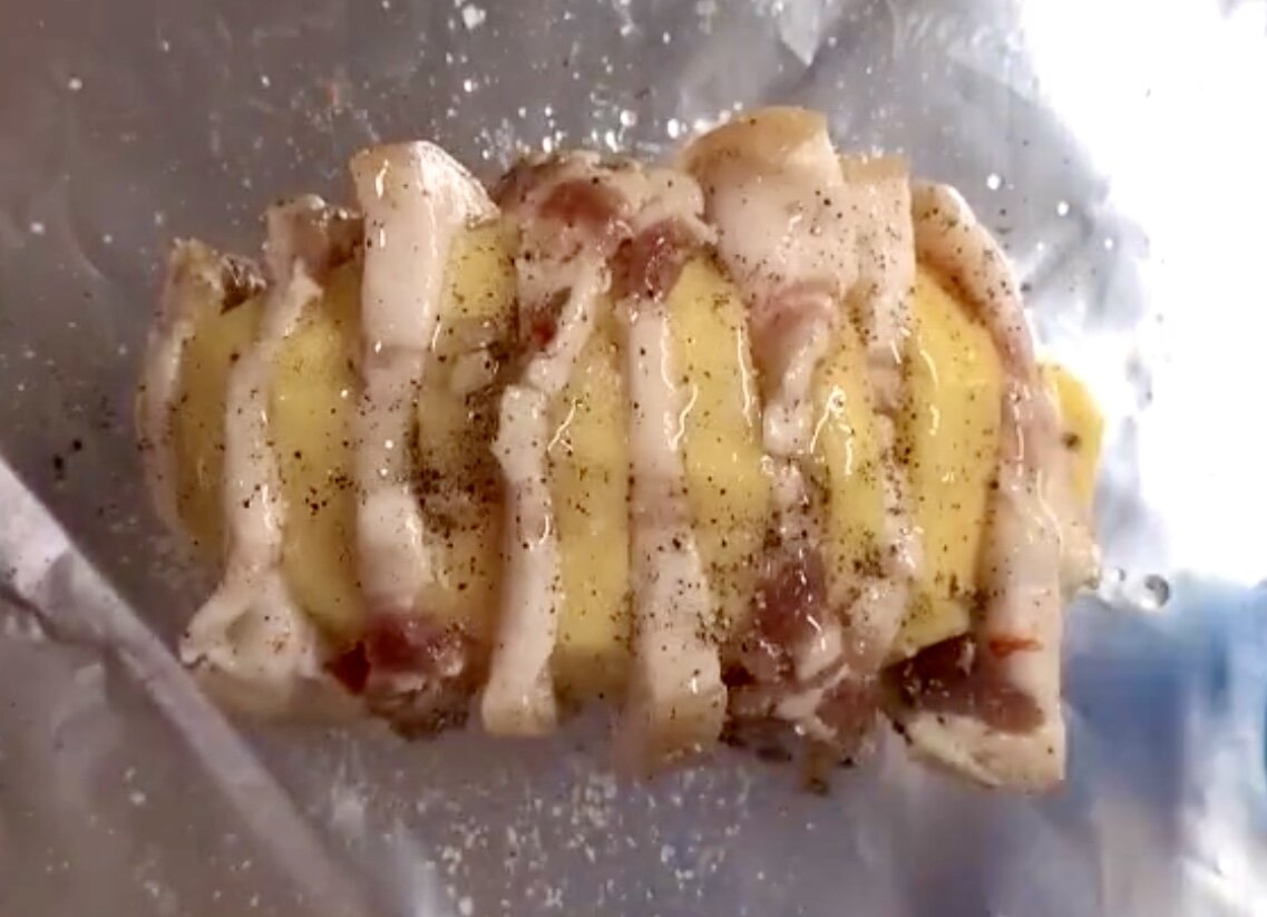 Фото автора. Самый копеечный вариант вкусной походной картошки с салом дома. Тем более, что сейчас подросла молодая картошка.