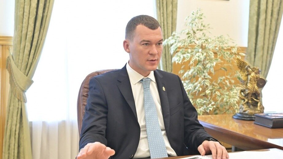     Губернатор встретился с районным главой Николаем Сафроновым. Обсудили реализацию на территории социально-экономических программ, национальных проектов и общую ситуацию.