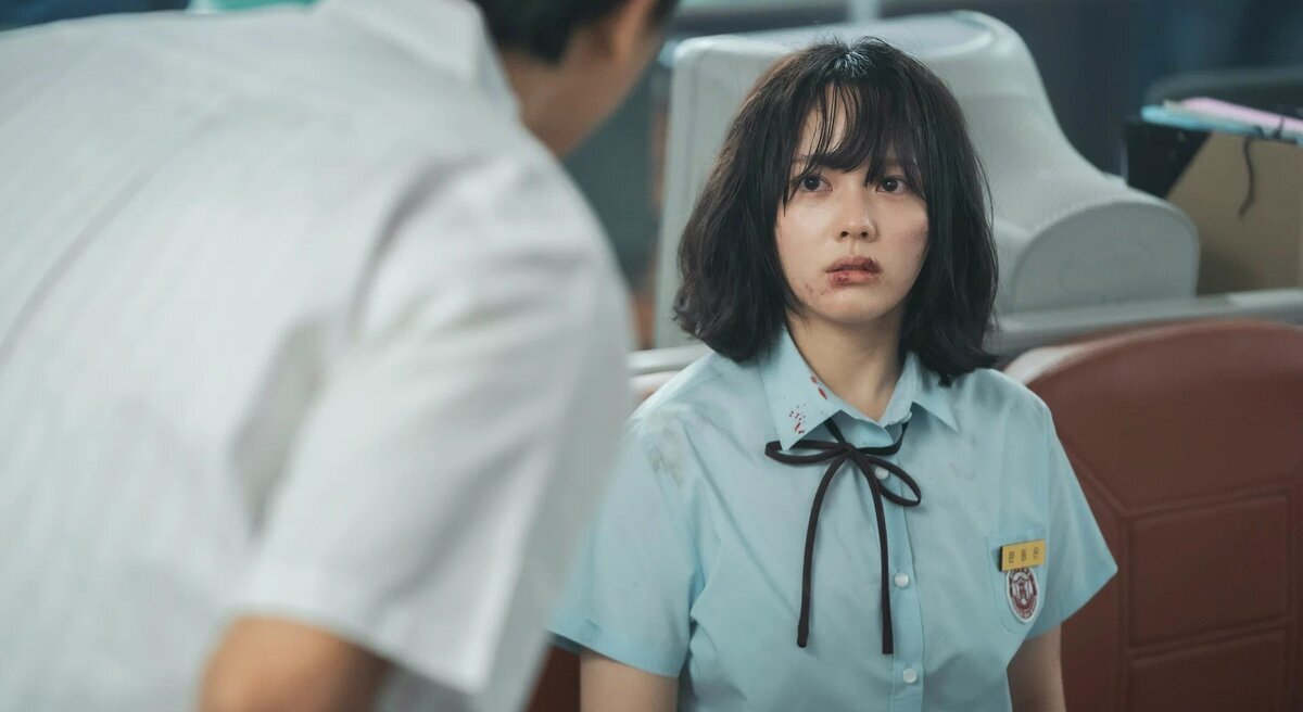 Кадр из дорамы Слава 