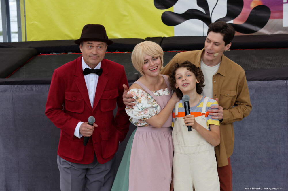 Участники шоу: Сергей Задорин, Андрей Гусев, Елизавета Пащенко, Денис Котельников
