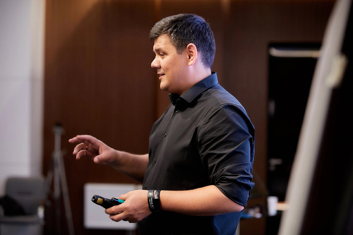 Работа с клиентами в компании СЛОВО-Development