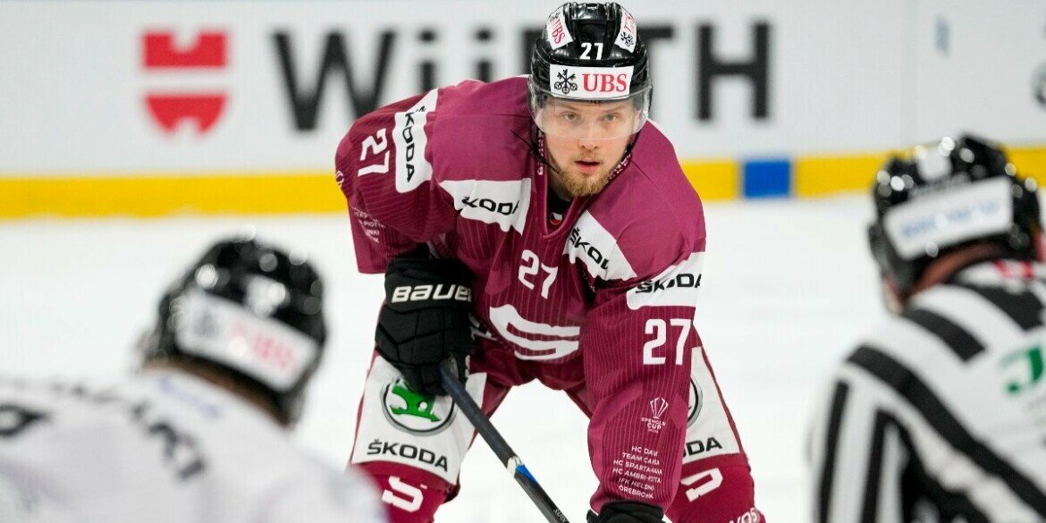 ​В прошлом сезоне Сафин сыграл 43 матча за «Спарту», но при этом проводил на льду менее 10 минут. Фото: hcsparta.cz