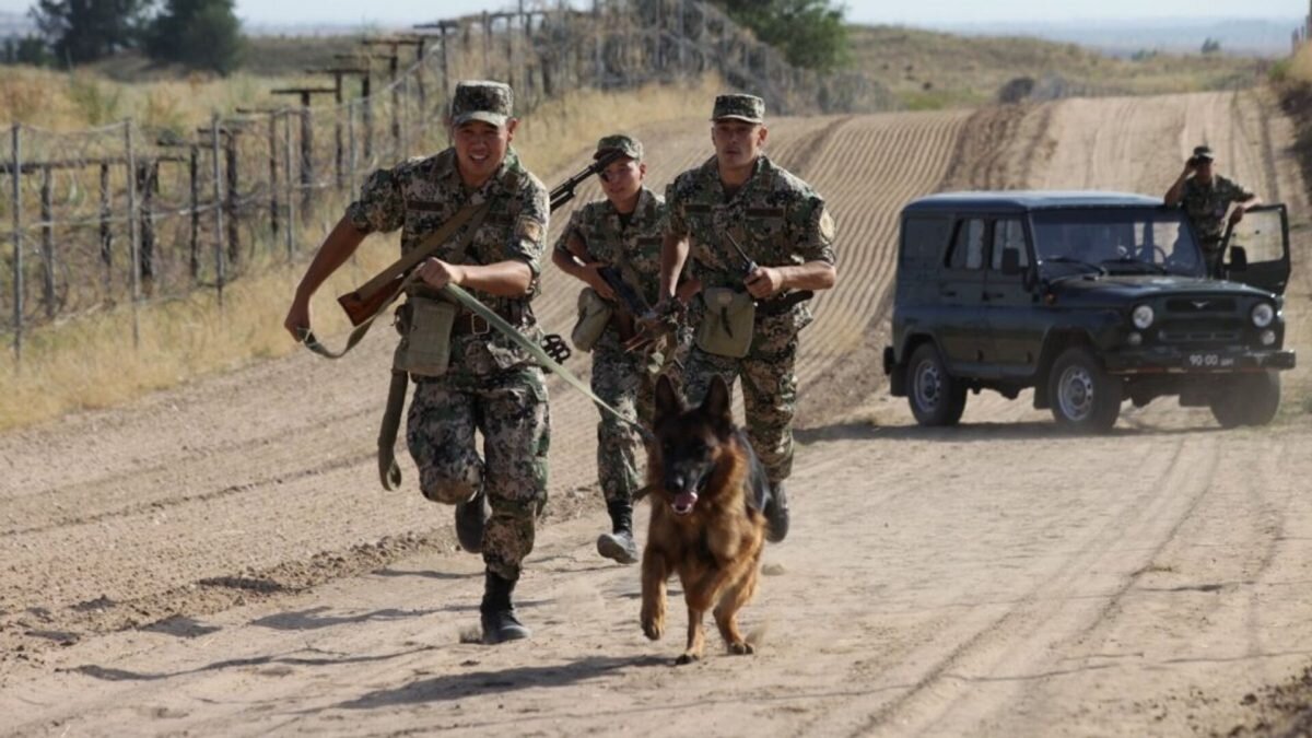    Фото: Погранслужба КНБ Казахстана. Август Макаров