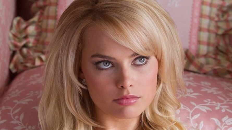     В этом фильме знаменитая кукла попадает из сказочного мира в реальный со всеми его проблемами.