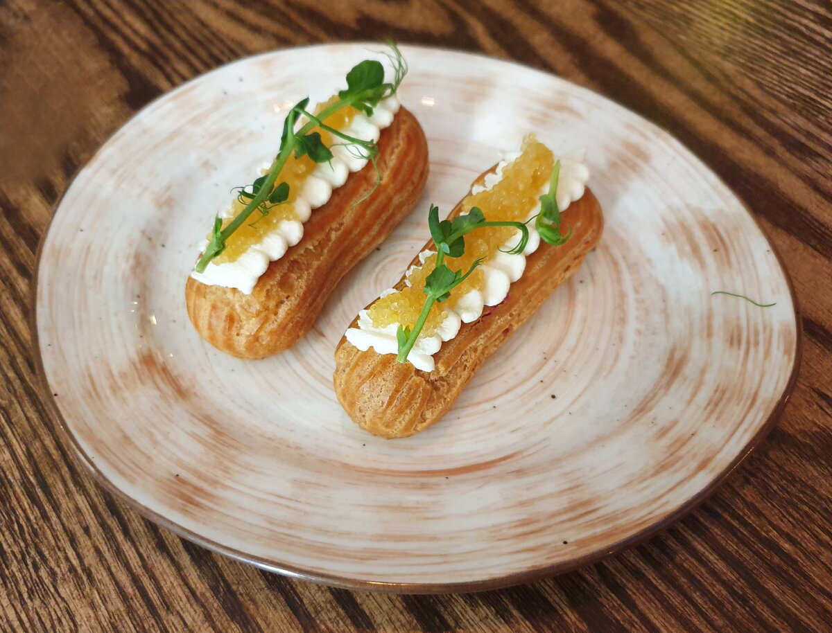 Не уступят ему эклеры со свекольной (!) начинкой из We Cidreria