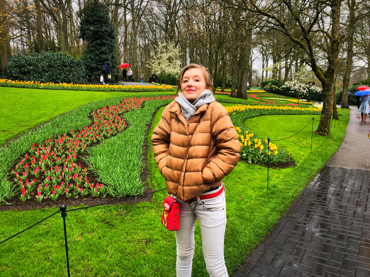 Рандомное фото вашей покорной слуги, 2023 (чтобы было понимание, что анализ ведется реальным человеком, а не скопипастен из какого-нибудь чата GPT).