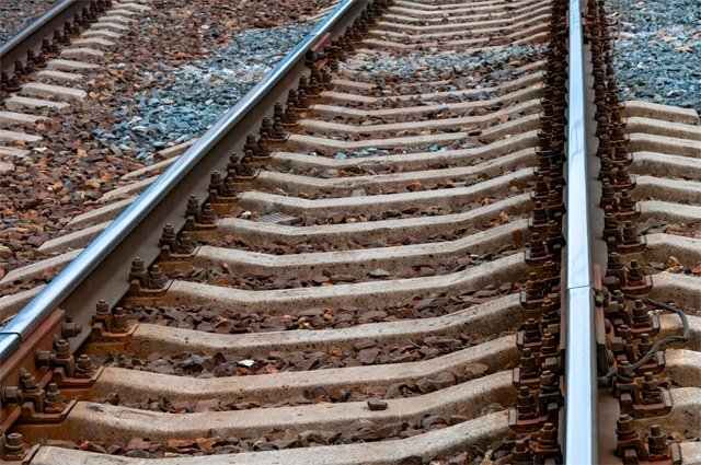    Гнутся ли рельсы в жару?