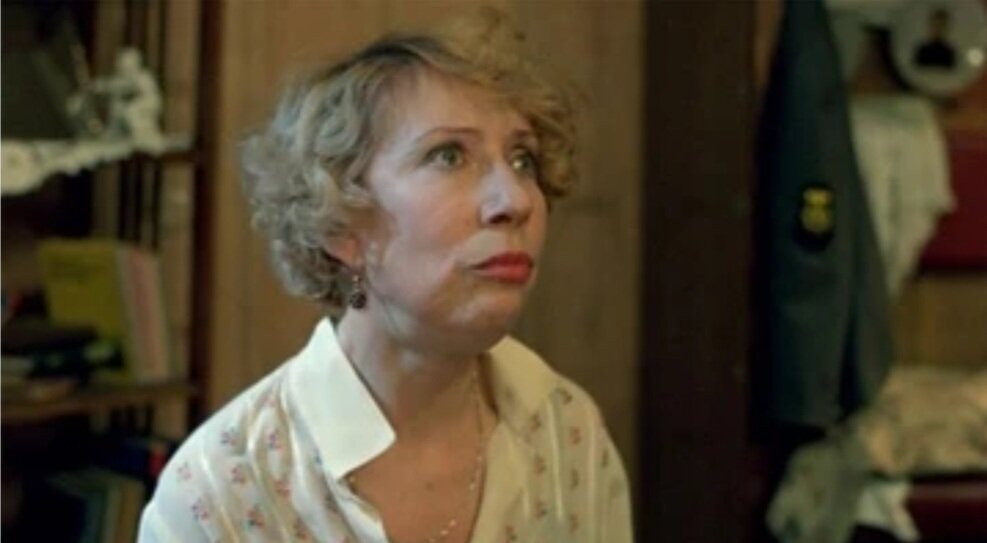 "Не мой ты сын, Васятка! Не сын ты мне!" (Кадр из фильма "Ширли-Мырли"