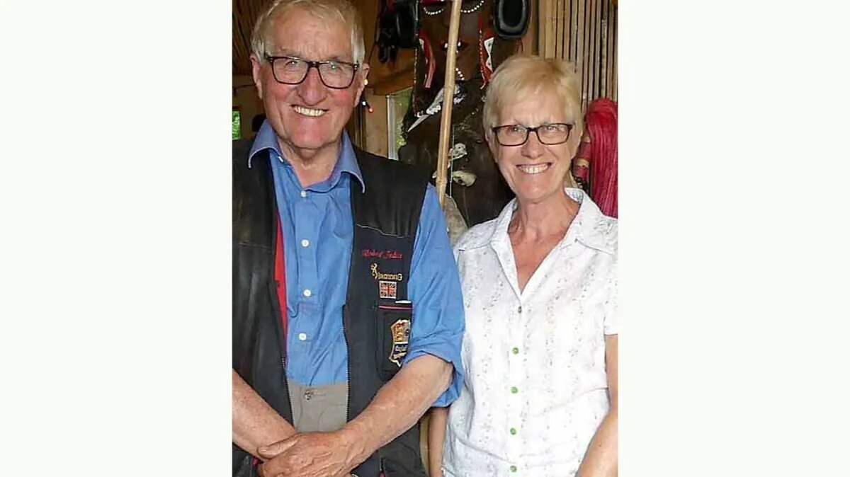 Считается, что 69-летняя Роуз Джобсон была застрелена своим мужем Робертом Джобсоном, которому было 84 года. Источник: dailymail.co.uk