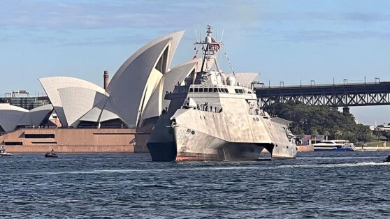    Американский крейсер USS Canberra пополнил ВМС Австралии Юлия Шелковенко