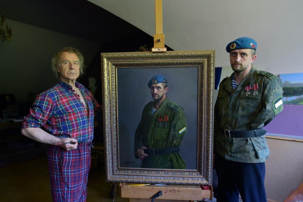 В мастерской живописца. Фото: предоставлено А. Шиловым.
