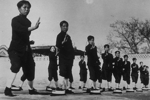 1933 год. Китайские полицейские отрабатывают движения тай-чи. (Actual Press Agency /Getty Images)