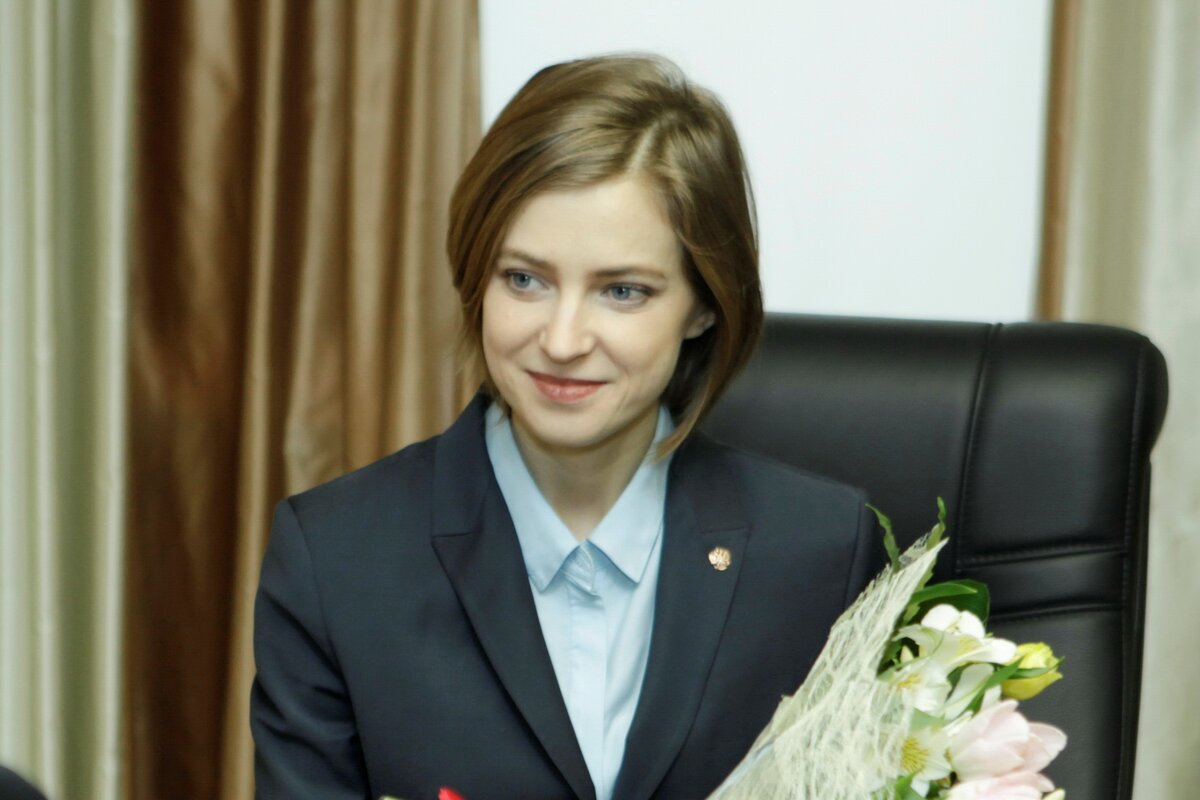 Наталья Поклонская в молодости (Источник: http://programs.vologda-oblast.ru/images/cms/data/press/foto/natalya_poklonskaya_poblagodarila_zhitelej_vologodskoj_oblasti_za_podderzhku_krymchan/03.jpg)