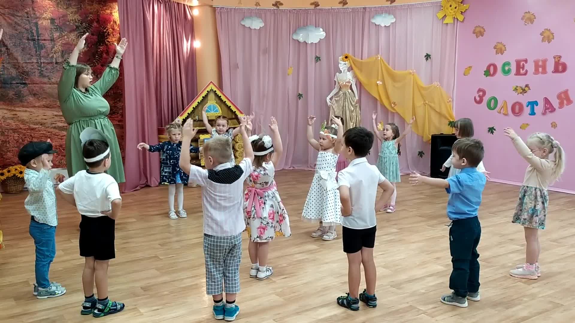 Пляска с погремушками. Есть у нас огород ноты. Огородная хороводная для старшей группы. Огородная хороводная для старшей группы. Слова песни огородная хороводная.