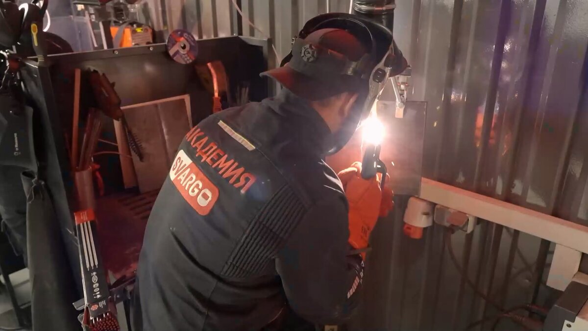 Опасные профессии: почему работа сварщиком не входит в мировой и ...