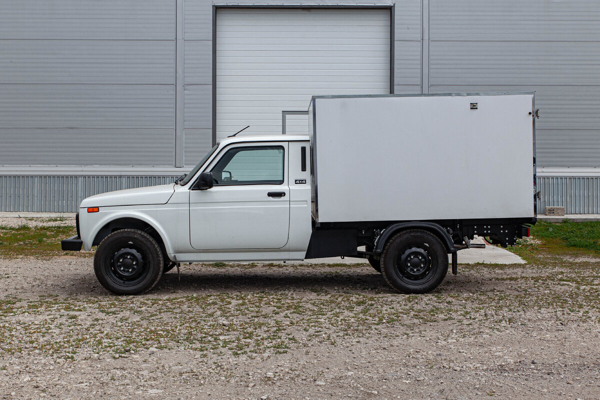 Показываем весь модельный ряд брутальных российских пикапов от PVR ...