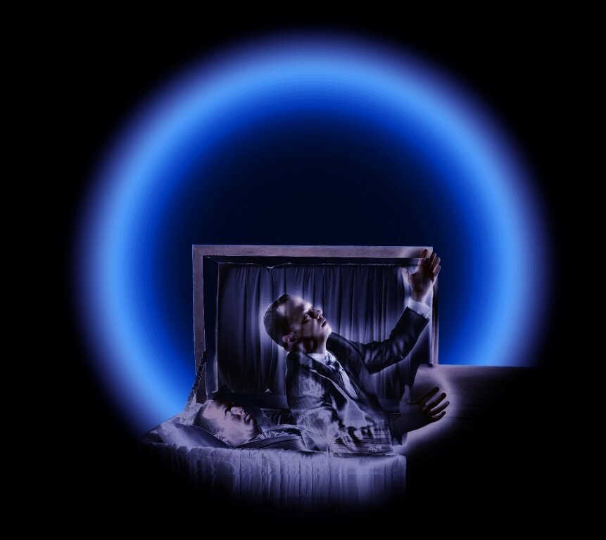 авторская фотоинсталляция - кадр из фильма "Я-живой!" и стихи