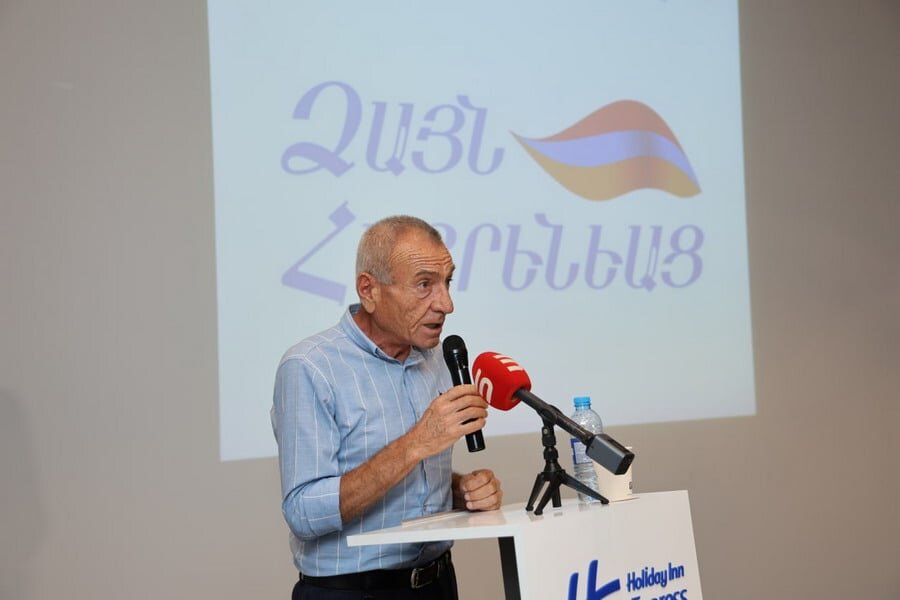 Литературовед Серж Срапионян