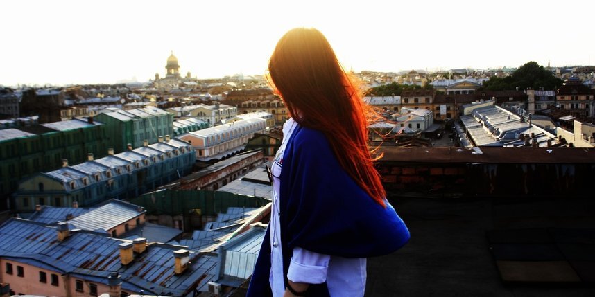    Прокуратура добилась блокировки сайта с адресами открытых крыш Петербурга.Pixabay