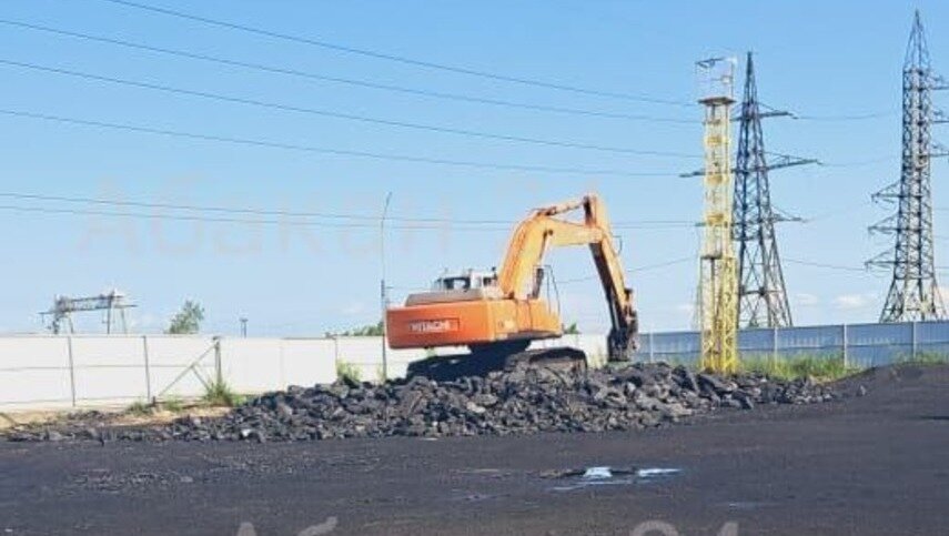     В Хакасии в районе Абаканской ТЭЦ обнаружили несанкционированные угольные терминалы. На место выехали надзорные органы.