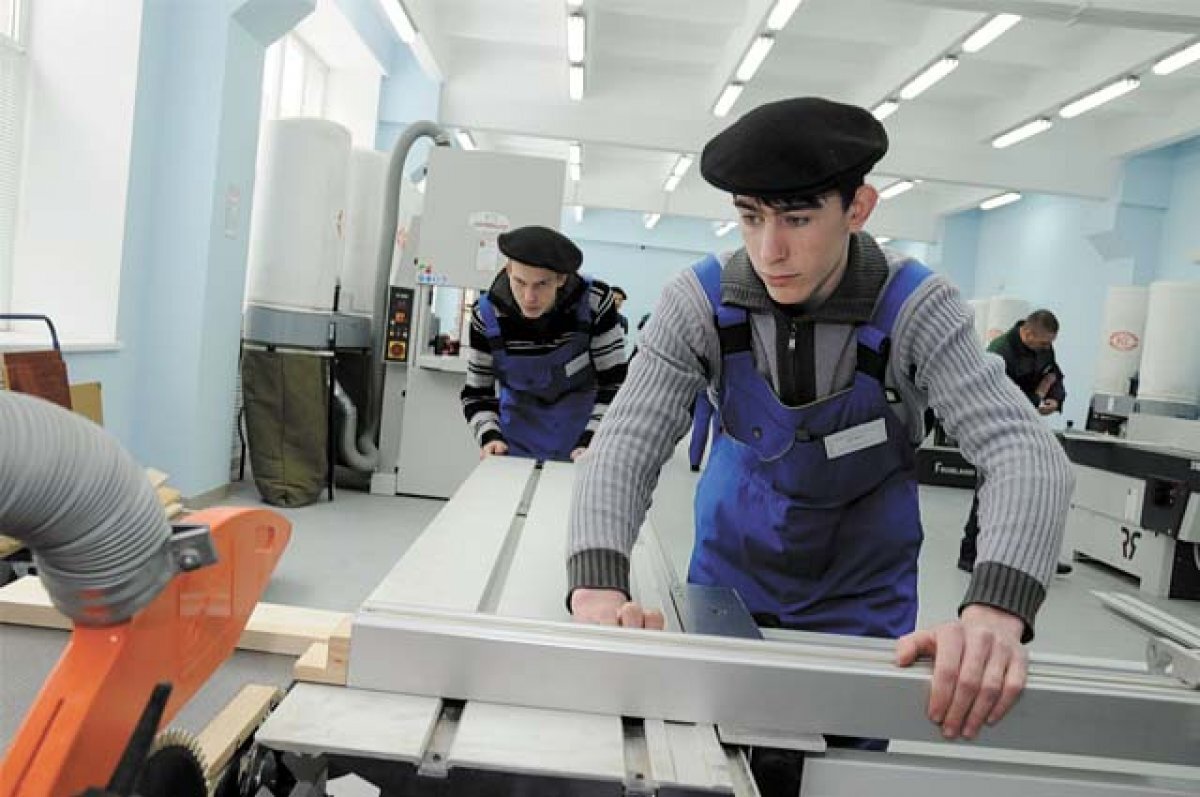    Многодетным семьям Белгородчины компенсируют затраты на обучение детей