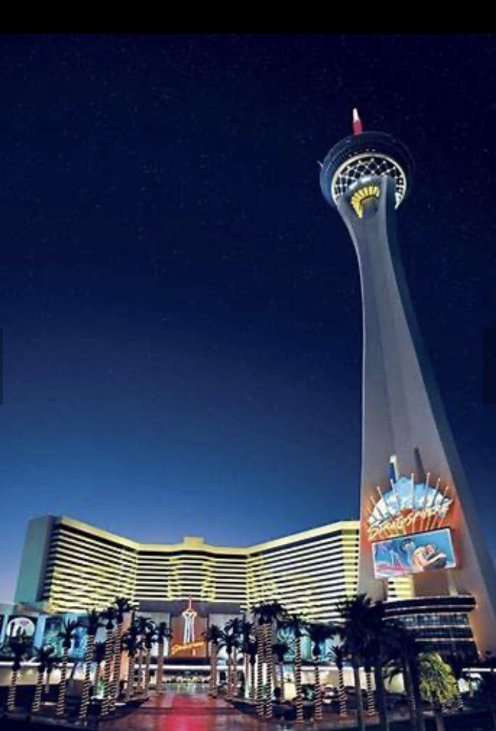 Отель Статосфера, где проходит роупджампинг. https://images.search.yahoo.com/images/view;