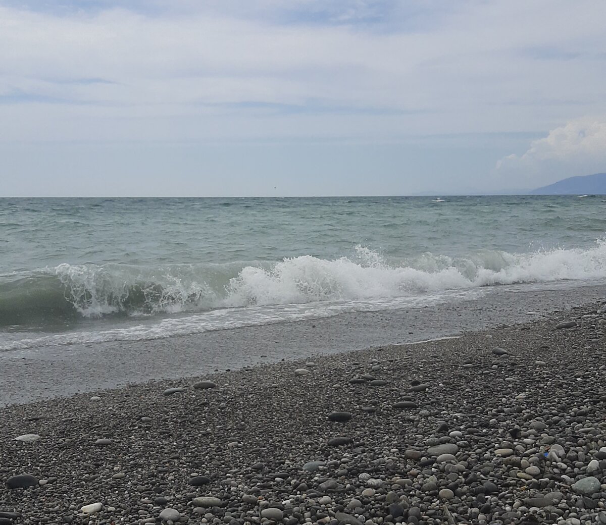 Люблю неспокойное море. В нём мощь и сила. Есть проблемы? Поезжай на море, там на берегу, все проблемы кажутся мелочью